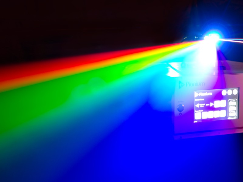 Klasické vs. superkontinuální širokospektrální světelné zdroje