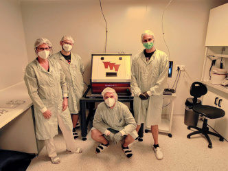 Fotolitograf pro tvorbu mikrostruktur