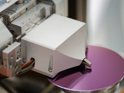 AFSEM nano při měření na Si waferu