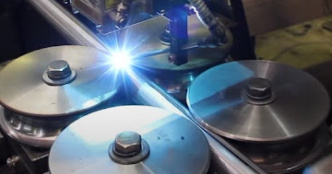 Laserová stanice pro svařování trubek